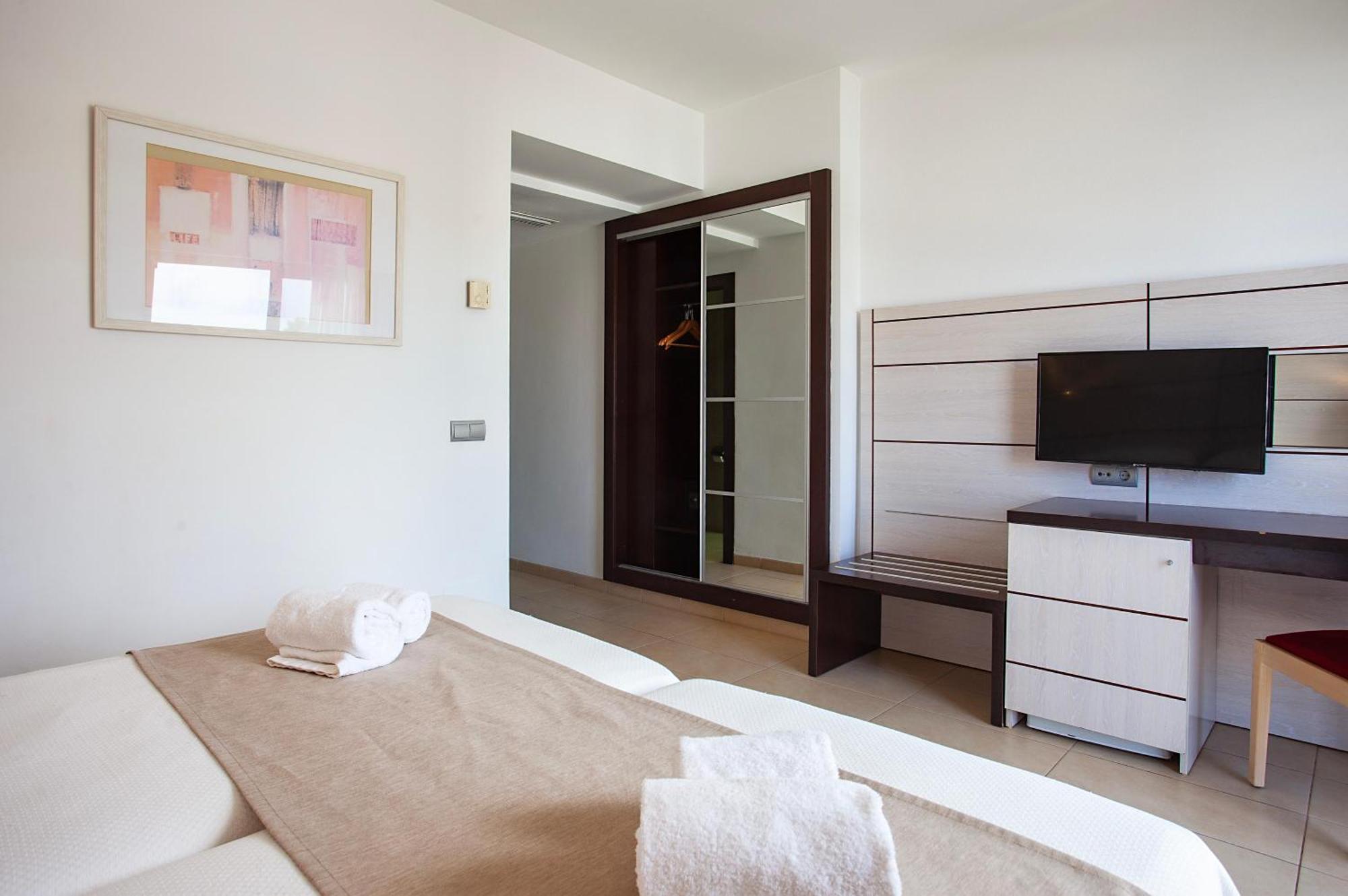 Hotel Puchet Ibiza San Antonio  Bagian luar foto