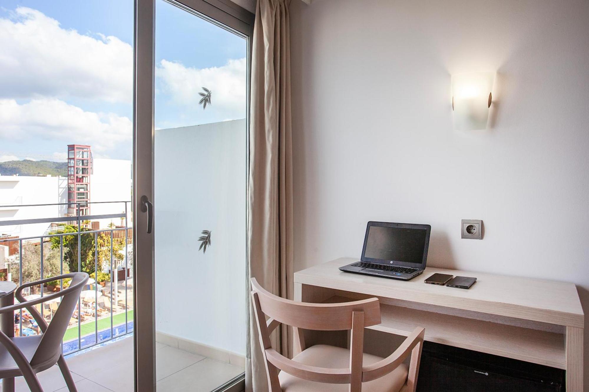 Hotel Puchet Ibiza San Antonio  Bagian luar foto