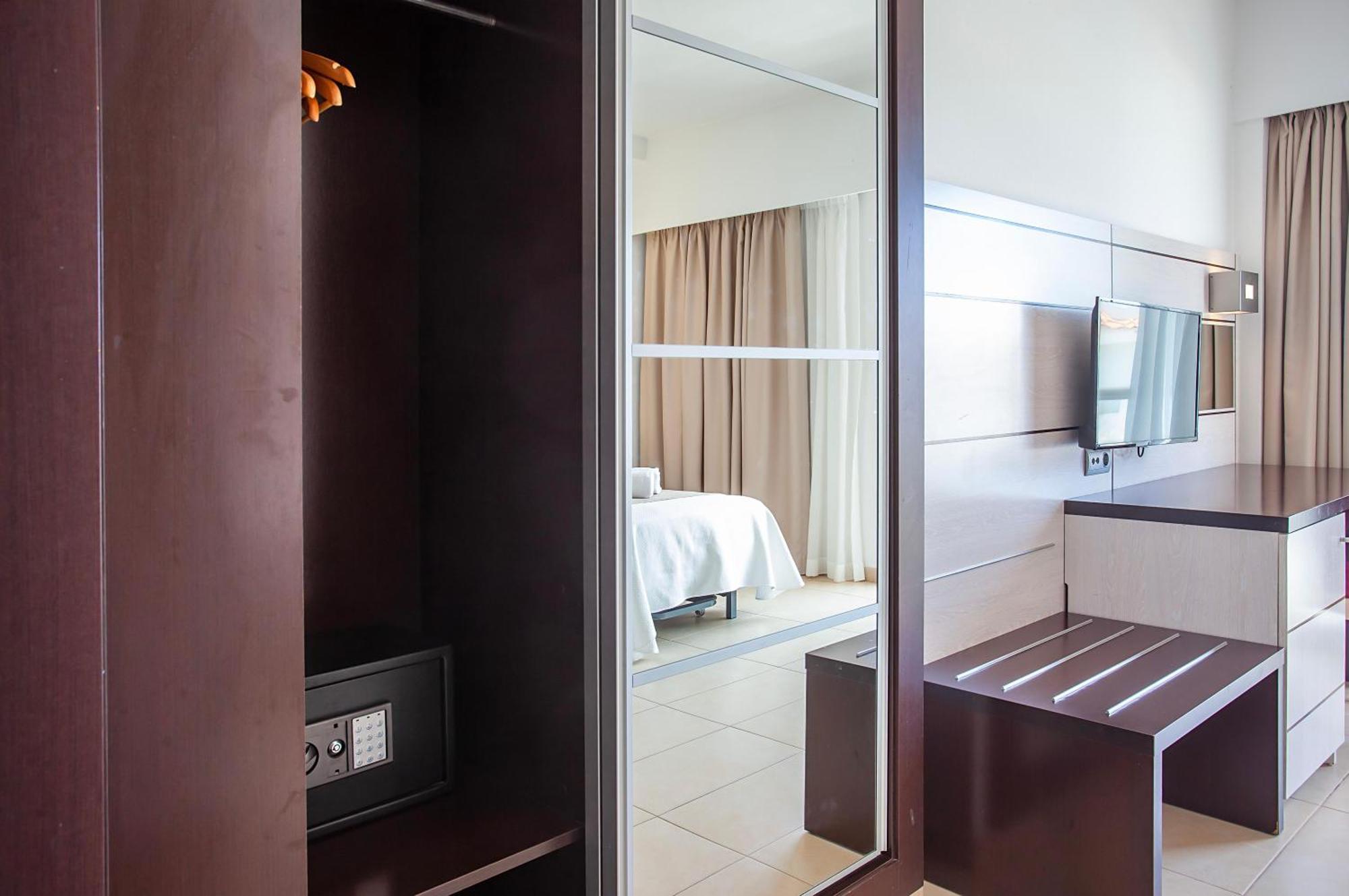 Hotel Puchet Ibiza San Antonio  Bagian luar foto