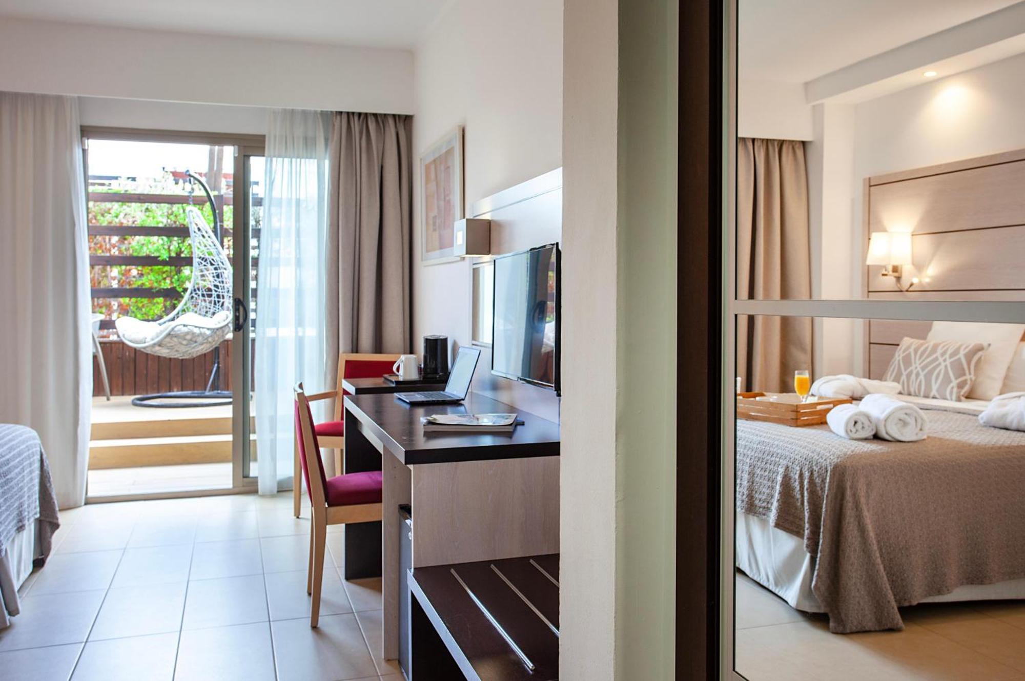 Hotel Puchet Ibiza San Antonio  Bagian luar foto