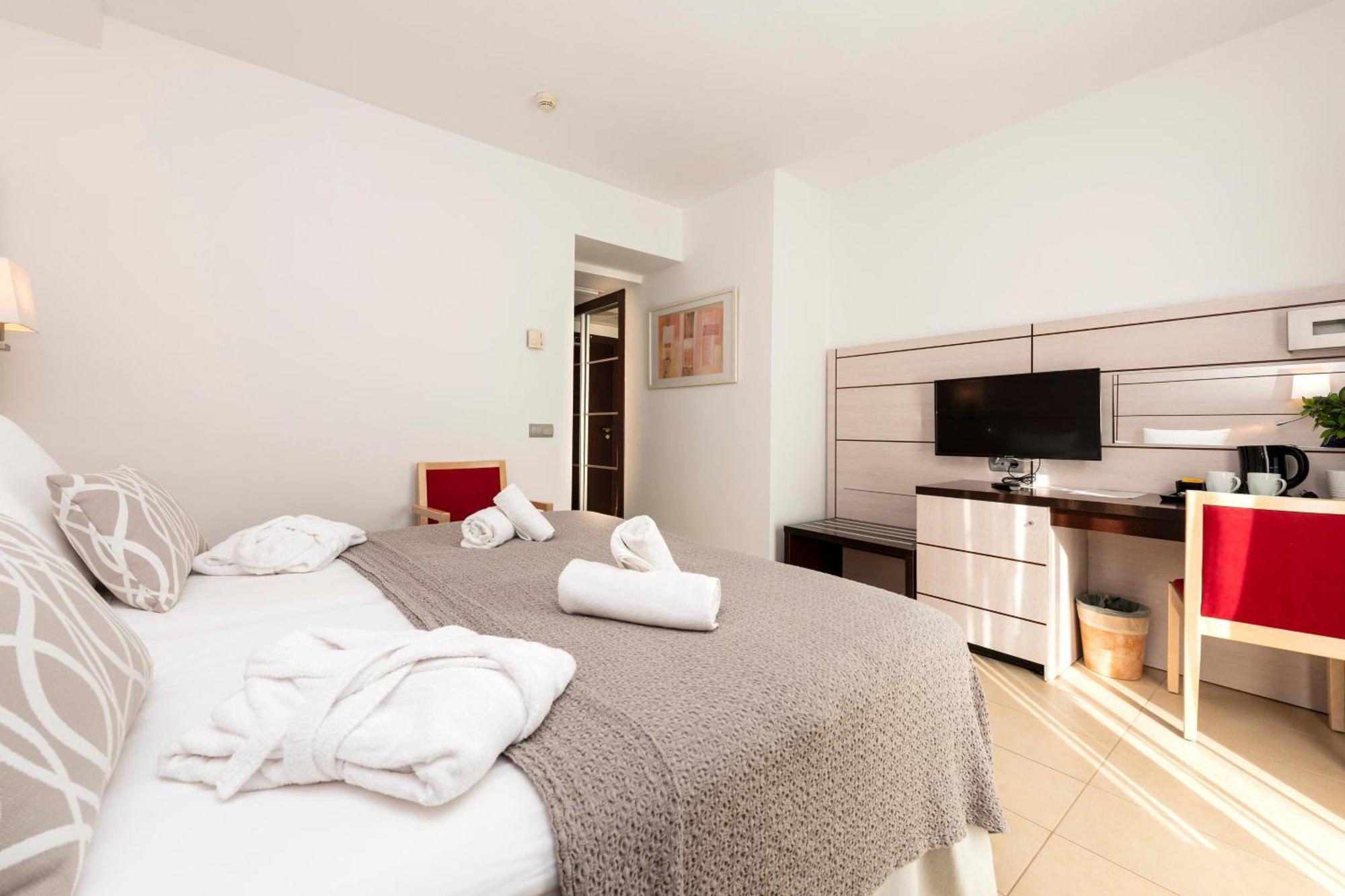 Hotel Puchet Ibiza San Antonio  Bagian luar foto